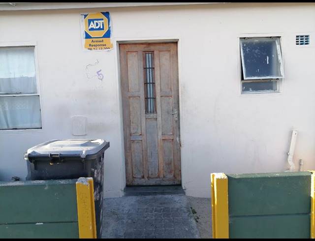 2 BEDROOM HOUSE FOR SALE IN PELIKAN PARK